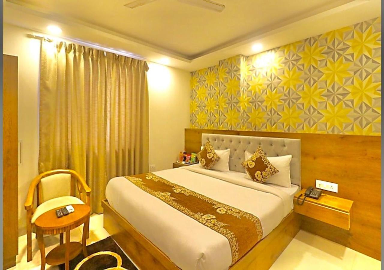 Hotel Qubic Near Igi Delhi Airport New Delhi Exteriör bild