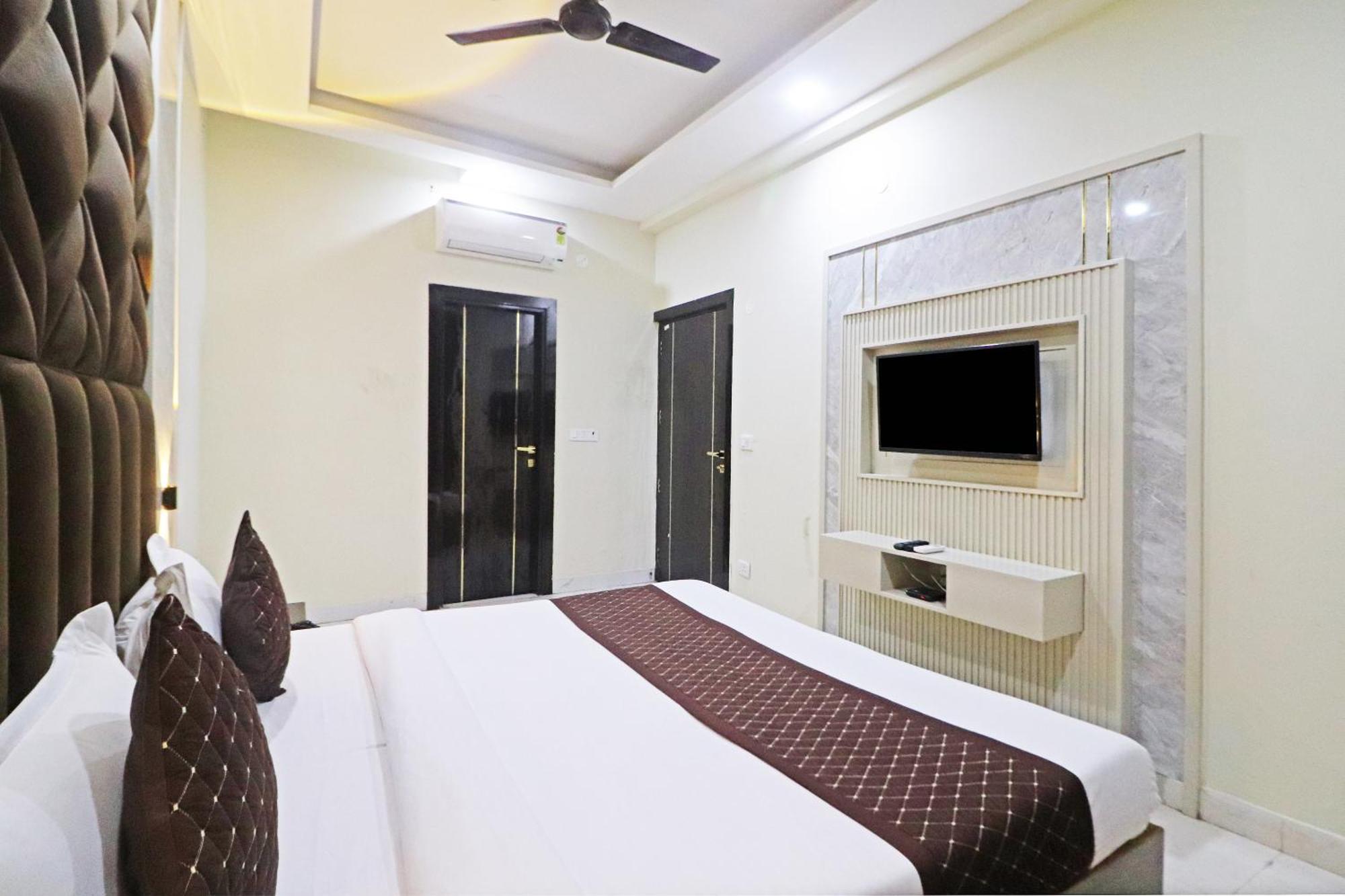 Hotel Qubic Near Igi Delhi Airport New Delhi Exteriör bild