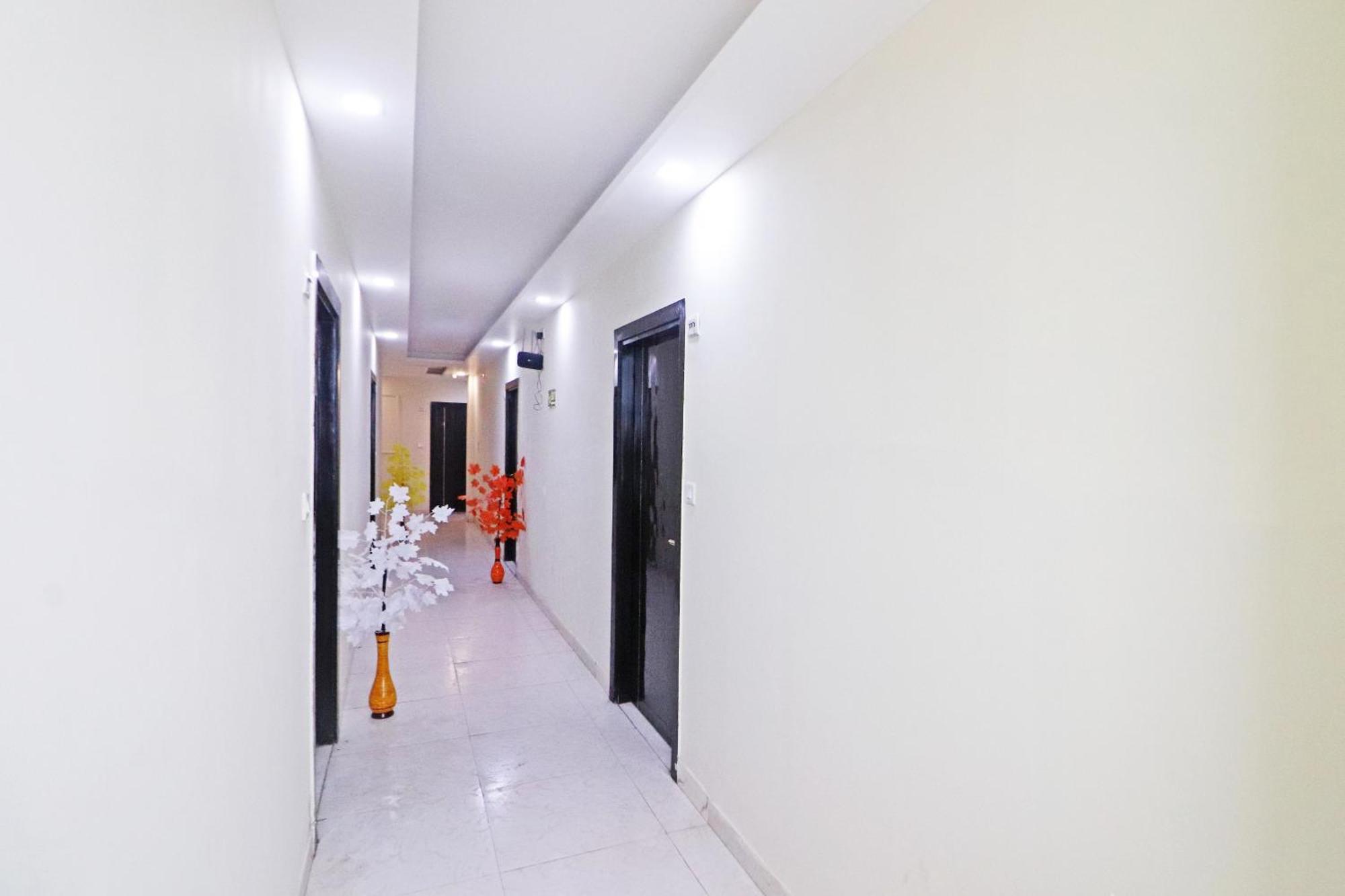 Hotel Qubic Near Igi Delhi Airport New Delhi Exteriör bild