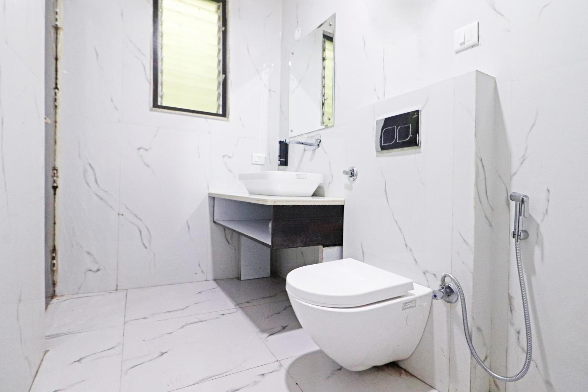 Hotel Qubic Near Igi Delhi Airport New Delhi Exteriör bild